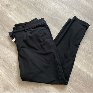 Lululemon Black ABC Pant Classic 32"